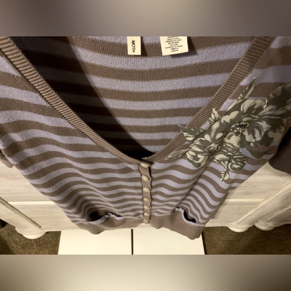 Anthropologie (Moth) Sweater; Lavender & Light Brown - Picture 3 of 4
